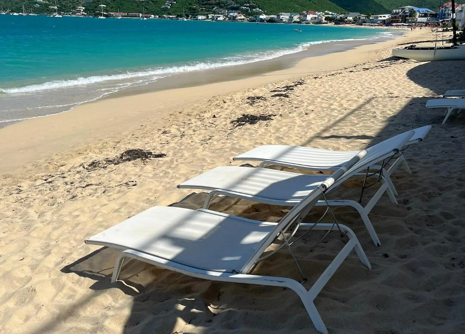 Διαμέρισμα Direct Beach Access, Modern Stay With Hill View Grand Case